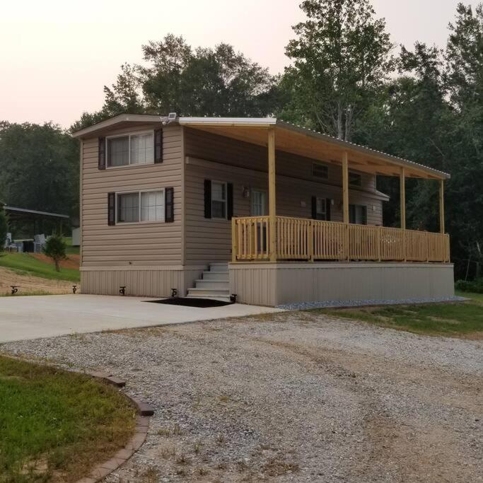 Tiny Home With Hammock Loft Bbq And Yard ฟีนิกซ์ ซิตี้ ภายนอก รูปภาพ